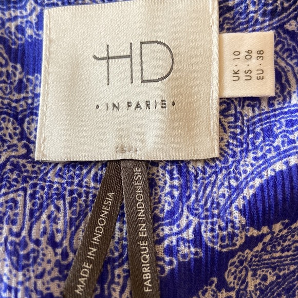 Beautiful Vintage Silky Blue Asymmetrical Summer Lightweight Blouse. Size US 6. - Picture 9 of 10